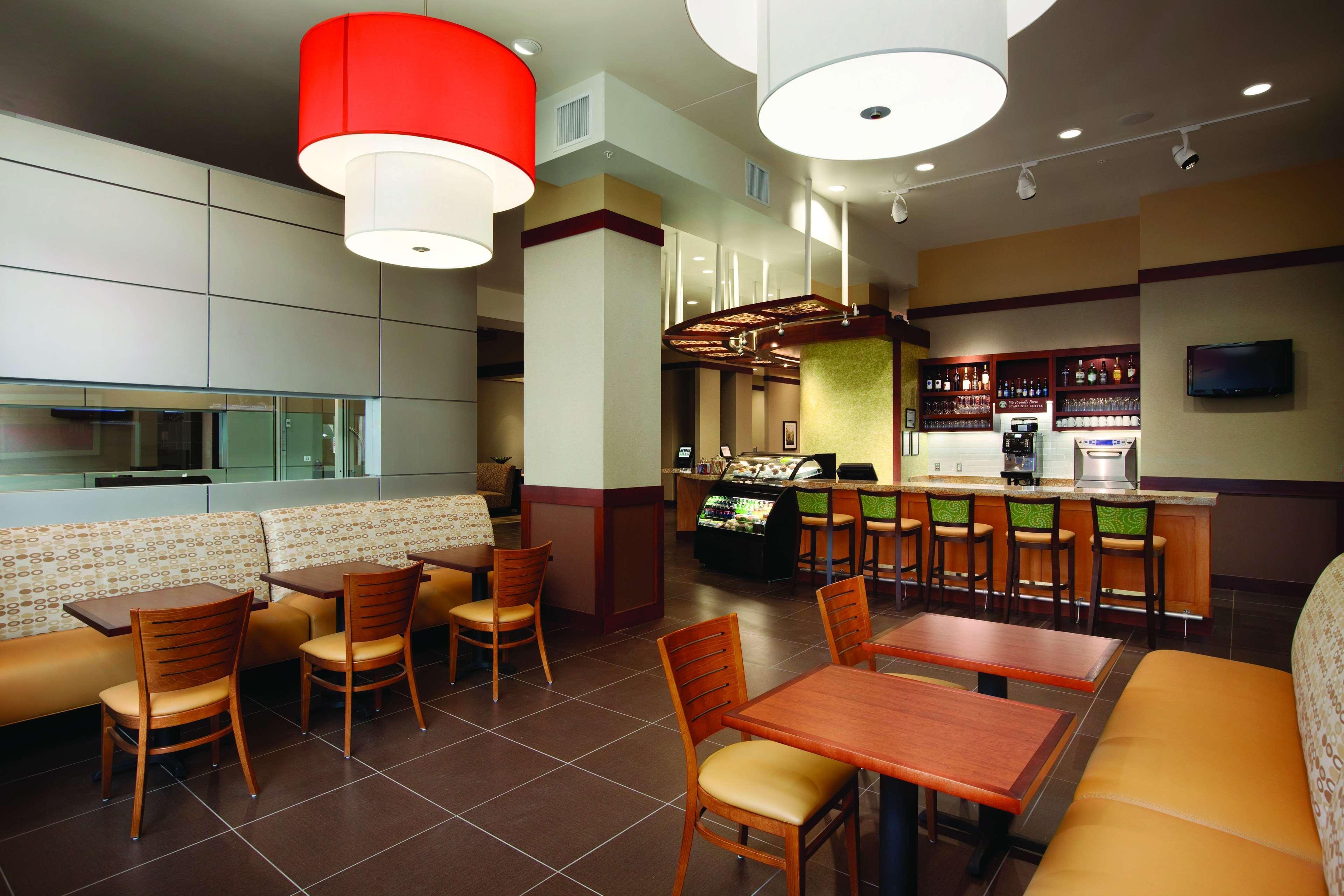 Hyatt Place Des Moines Downtown Exterior photo
